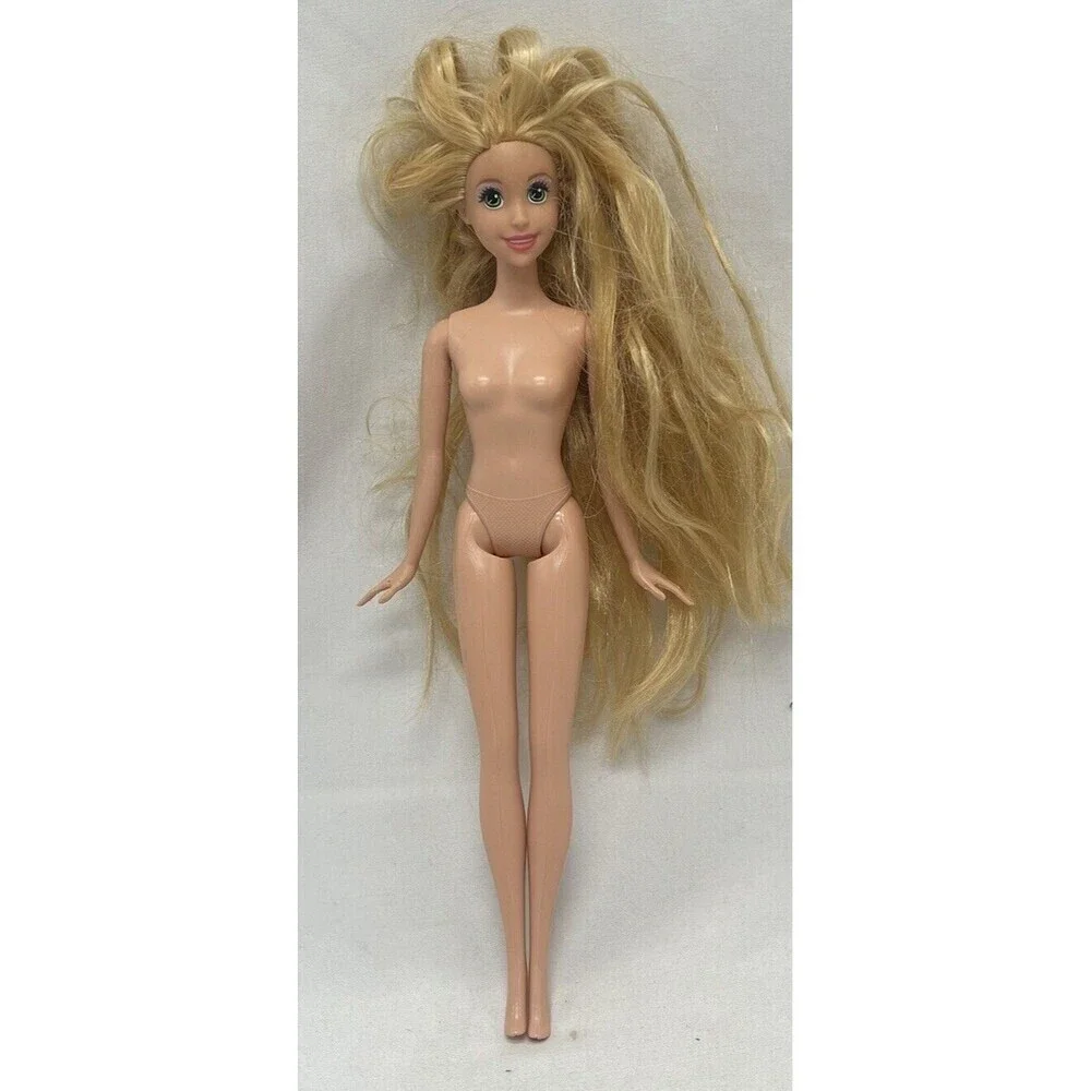 2009 Mattel Princess Barbie Fashionistas Blonde Doll Rapunzel
